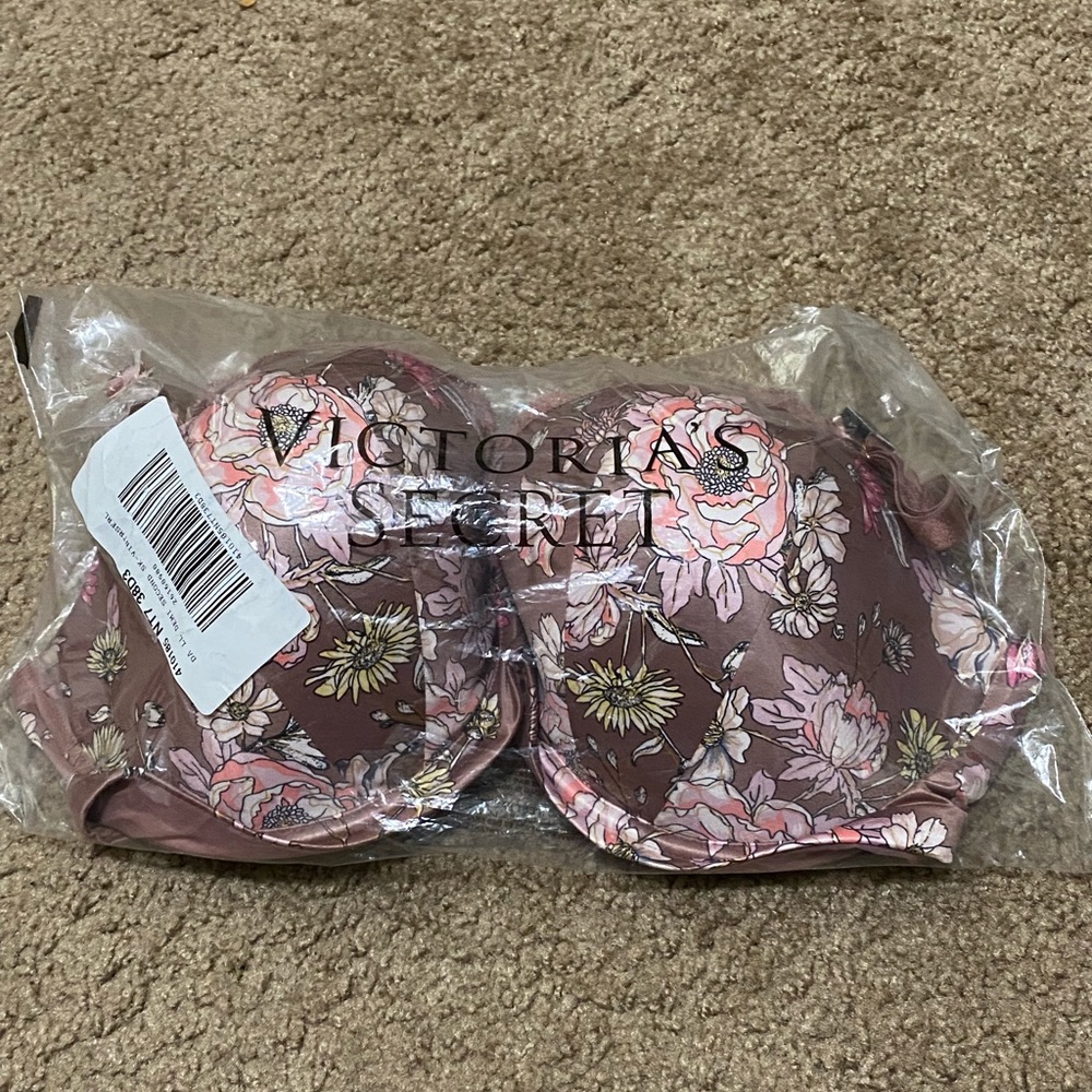 Victoria’s Secret Dream Angels Lined Demi Bra